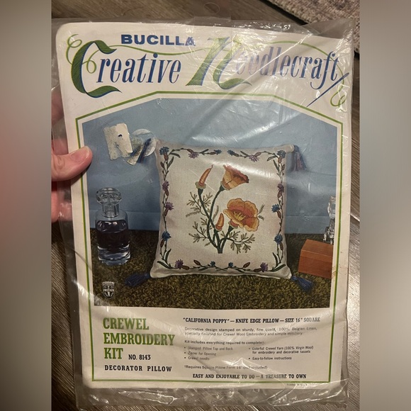 VTG Bucilla Creative Needlecraft Crewel Embroidery Kit "California Poppy" 8143 - Picture 1 of 4